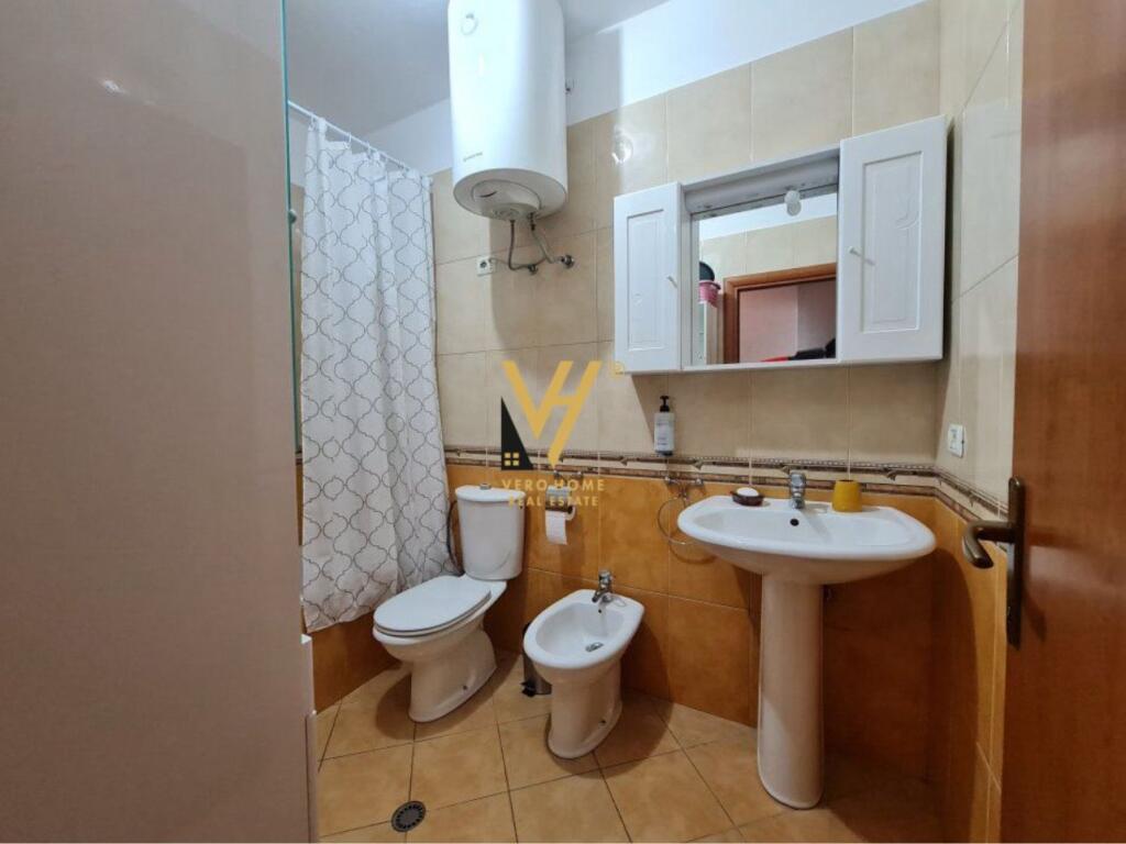 JEPET APARTAMENT 1+1 ME QERA NE QENDER 750 EURO