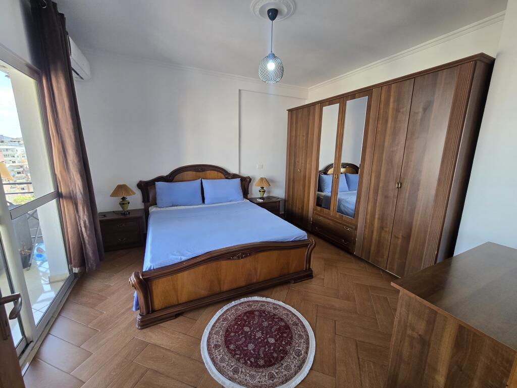 *APARTAMENT 2+1+Verande | ME QIRA | Rruga e Barrikadave*