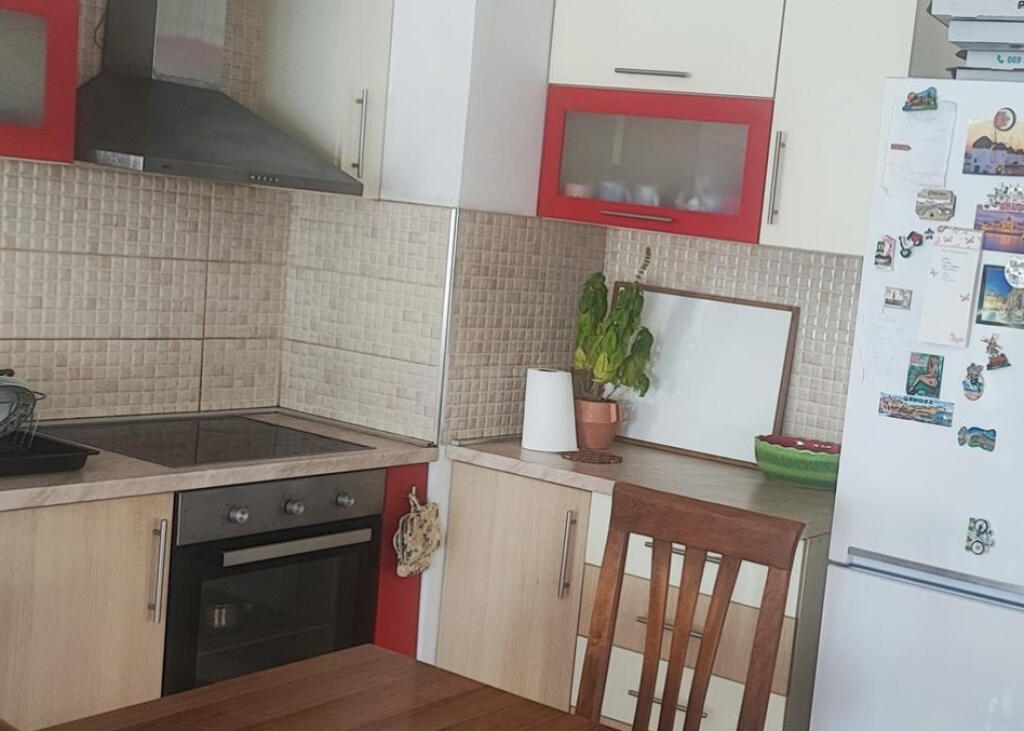 Apartment 2+1 for rent in Ali Dem at Kompleksi Mangalem