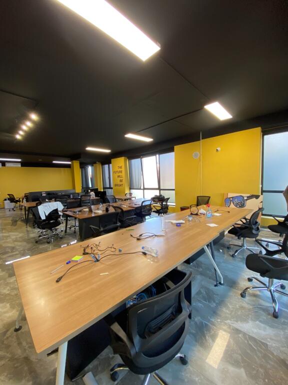 In Astir Near Eglo Commercial Space 400 m² Ideal For Business!
