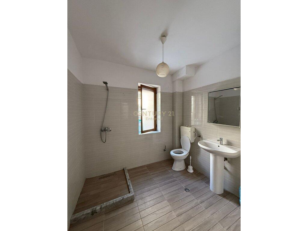 Apartament 1+1 Për Shitje në Laprakë
