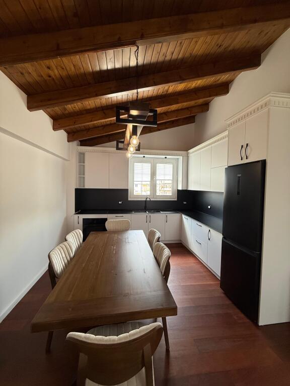 Apartament 2+1, Selite  Qira Mujore750 €
