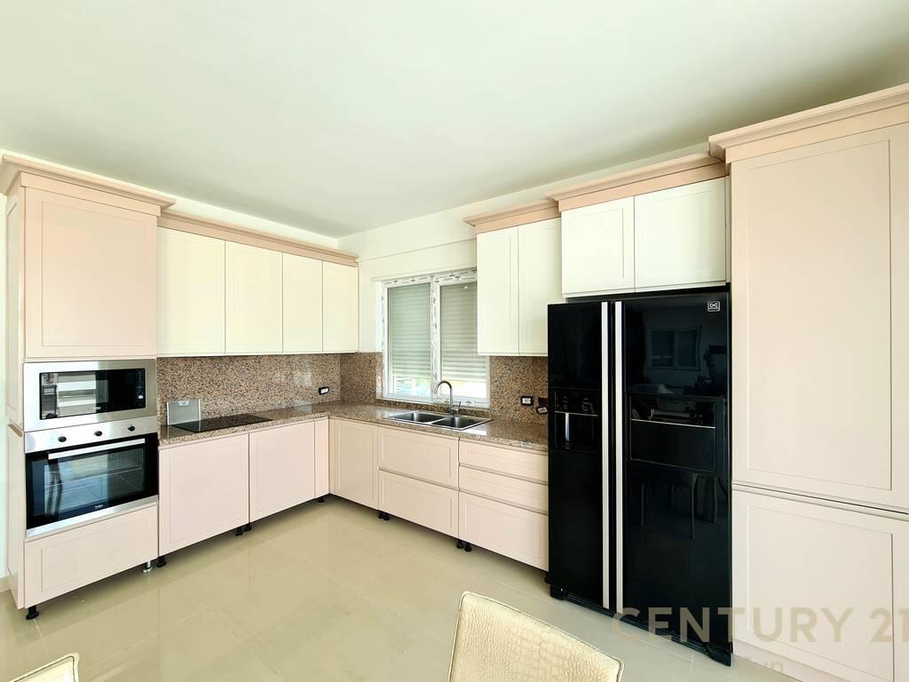 JEPET ME QIRA APARTAMENT 4+1 PRANE KOPSHTIT BOTANIK