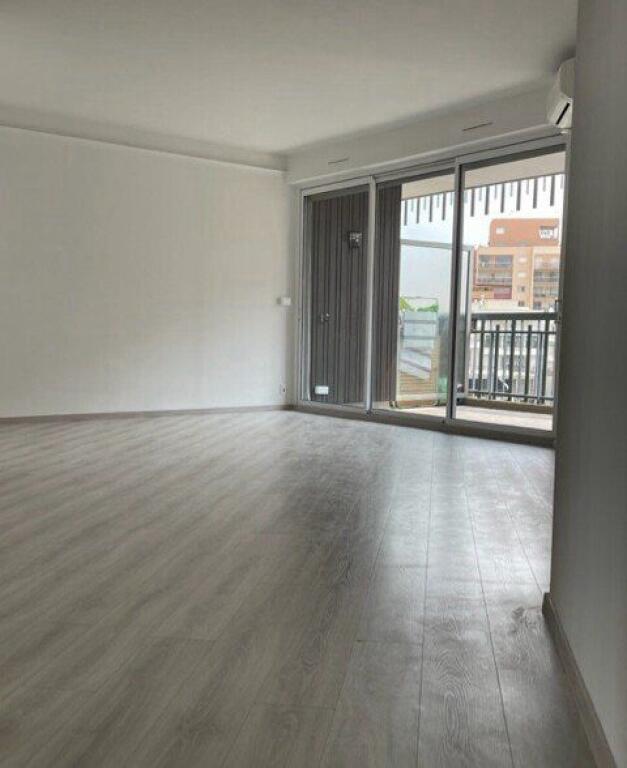 SHOP FOR RENT 150 M2 KAVAJES STREET 2,300 EURO