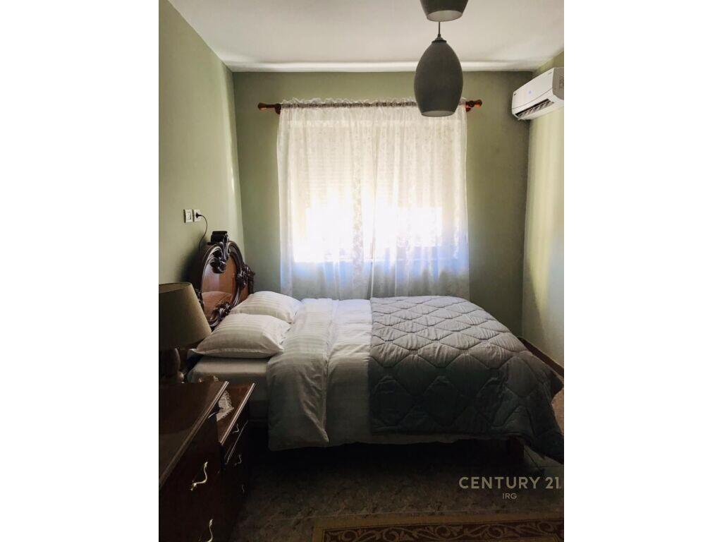 Jepet me qira Apartament 2+1 – Sheshi Skënderbej, Qendër Tiranë