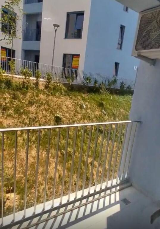 Jepet me Qera Apartamenti 1+1 tek Kompleksi Oxa, në Fresk.