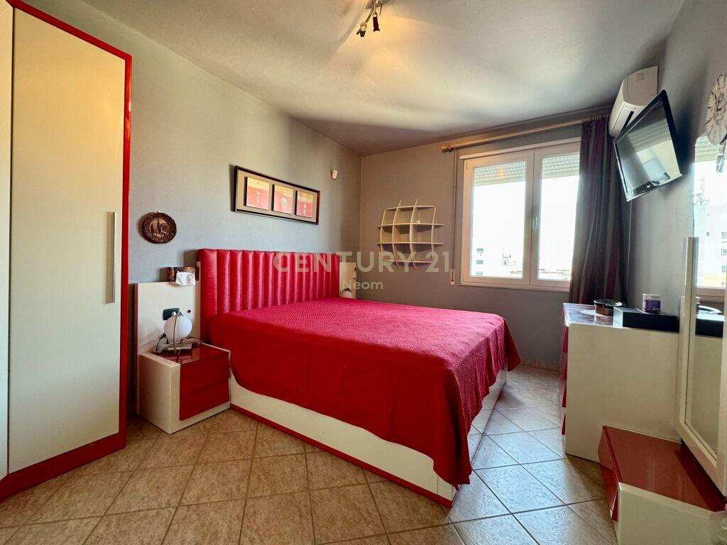 Affittasi appartamento 2+1 + 2 bagni + deposito – Viale Zogu i Parë, Tirana