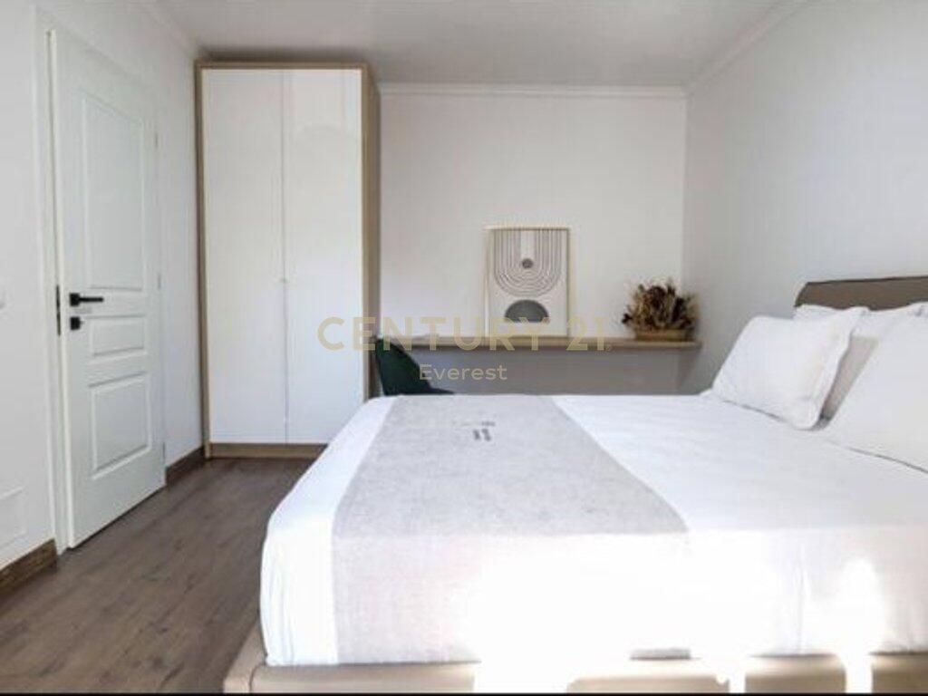 21 DHJETORI, APARTAMENT 1+1 PER QIRA