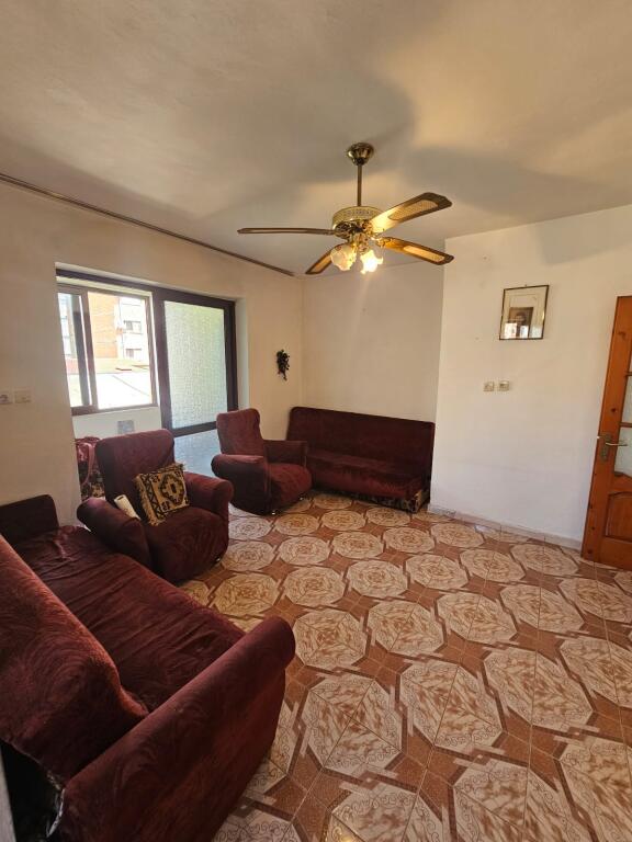 SHITET APARTAMENT 2+1 PRANE LAGJES 5