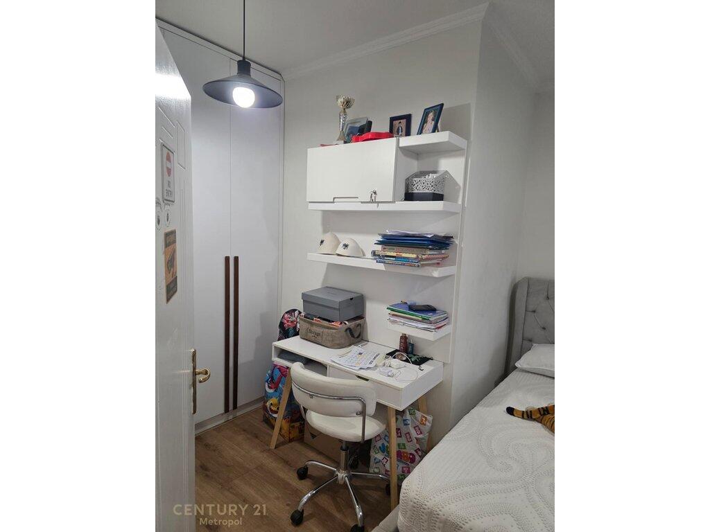OFROJ PER QIRA APARTAMET 2+1+2 ME NJE POST PARKIMI, SELITE!