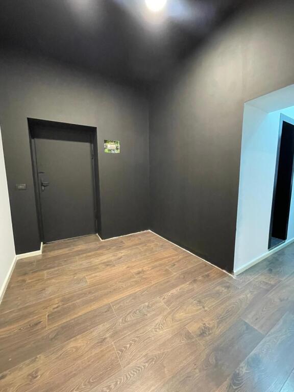 Spazio ufficio in affitto a Bllok Vista dalla strada