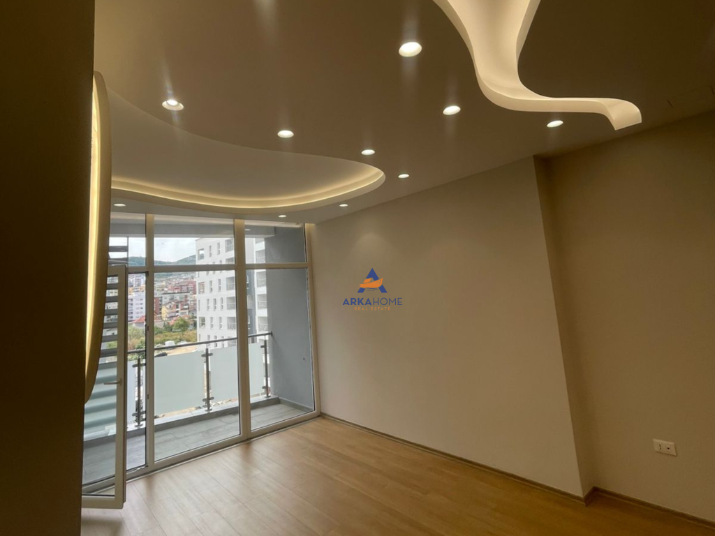 JEPET APARTAMENT ME QERA 2+1+2 BALLKONE "PRANE KOMPLEKSIT KIKA , KOMUNA E PARISIT" 100.000 LEKE