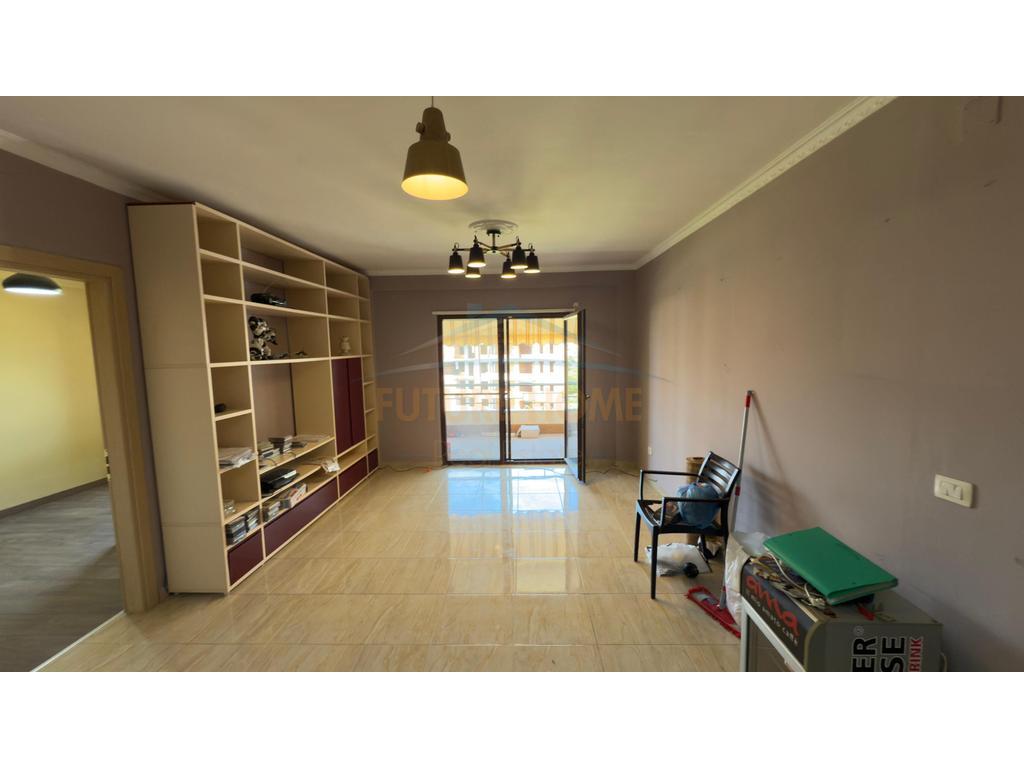 Shitet apartament 3+1+2 Kopshti Botanik