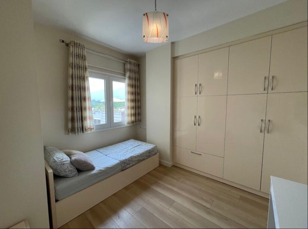 Apartament 2+1 me pamje nga Liqeni & Parku