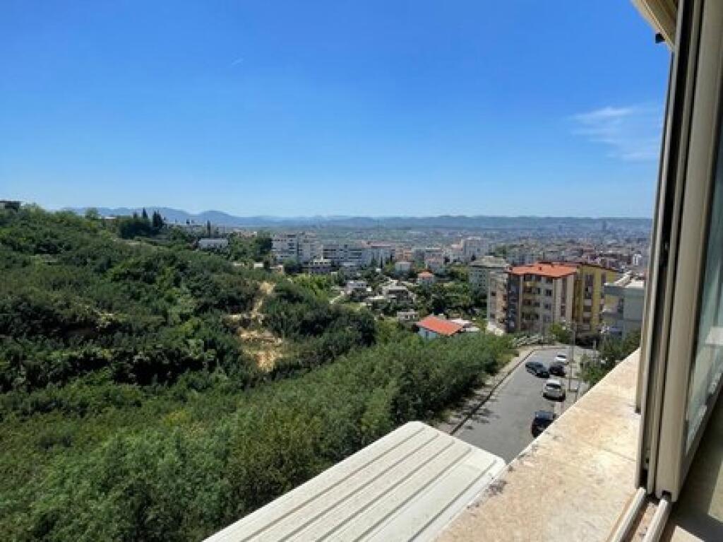 FRESK, SHITET APARTAMENT 3+1+2, ÇMIM 1000€/m²!