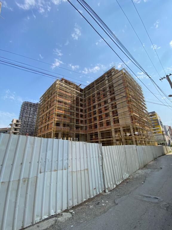 Ne Laprake Shitet Apartament 1+1 Me Cmim Okazion 1400€/m²
