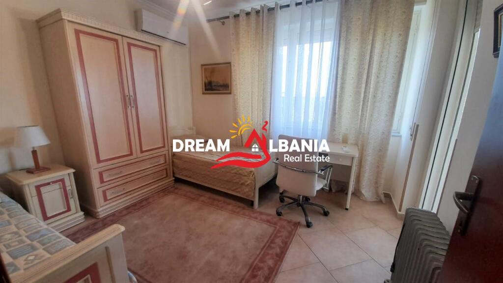 Appartamento 3+1+2 in affitto in via Elbasanit vicino allo Stadio Air Albania (ID 4231312).