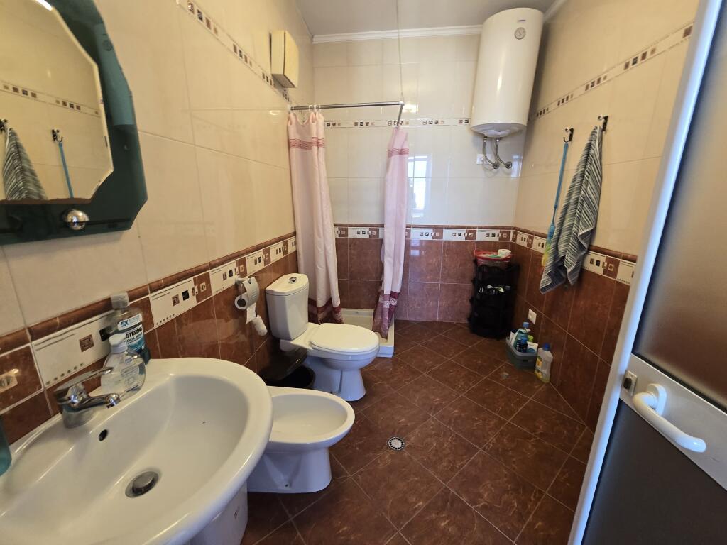 *APARTAMENT 2+1+Verande | ME QIRA | Rruga e Barrikadave*
