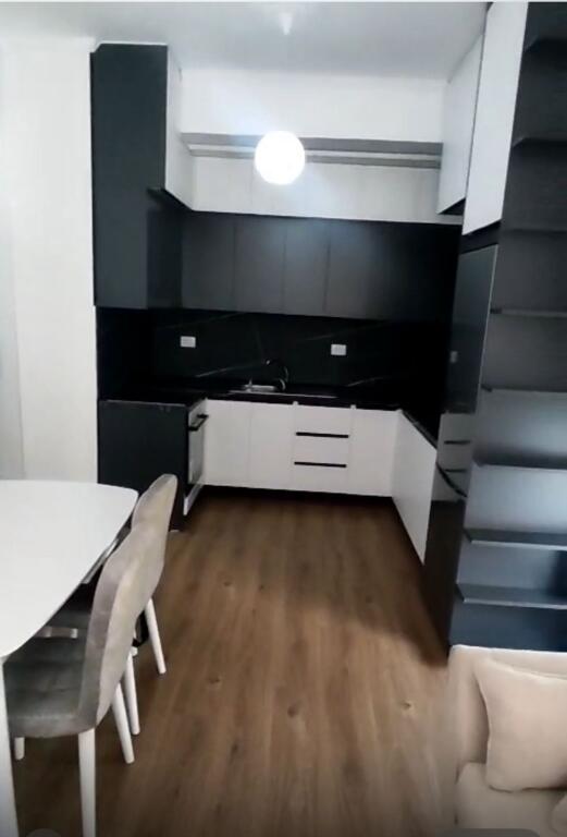 Jepet me Qera Apartamenti 1+1 tek Kompleksi Oxa, në Fresk.
