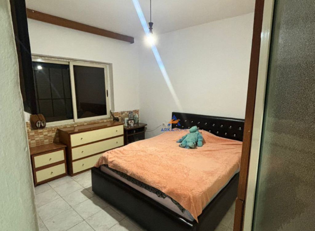 VENDESI APPARTAMENTO 1+1 "VICINO ALLA MOSCHEA DEI TABAKEVE" 120.000 EURO.