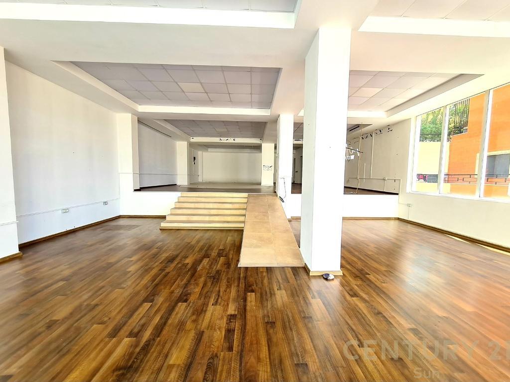 AMBJENT KOMERCIAL 250M2 PER QERA PRANE KOPSHTIT BOTANIK