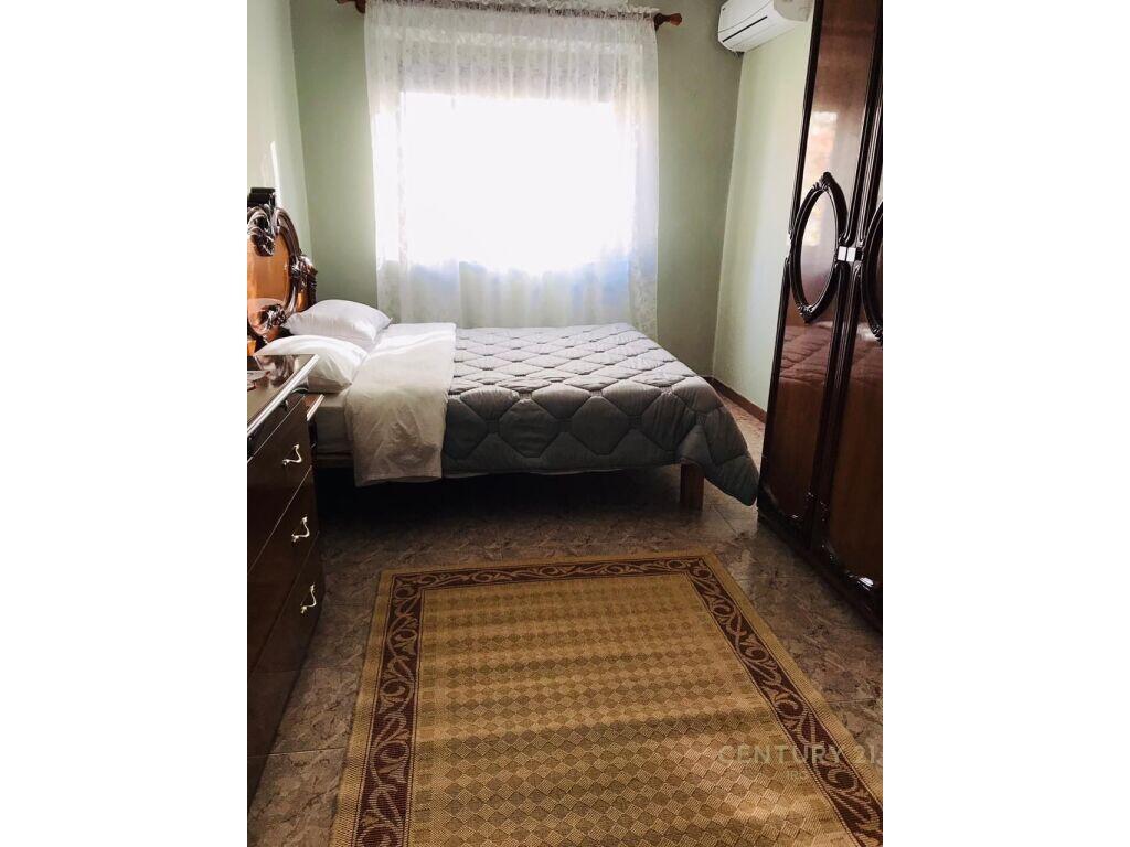 Jepet me qira Apartament 2+1 – Sheshi Skënderbej, Qendër Tiranë