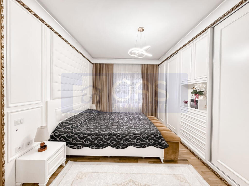 Shitet apartament 3+1+2+Post parkimi tek Kopshti Botanik.