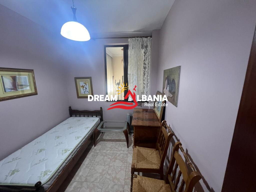 2+1 apartment for rent on Zhan D’Ark Boulevard, near the Ministry of Foreign Affairs in Tirana.