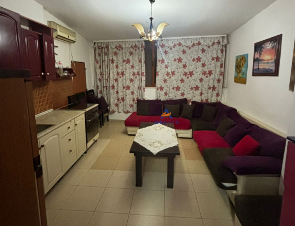 VENDESI APPARTAMENTO 1+1 "VICINO ALLA MOSCHEA DEI TABAKEVE" 120.000 EURO.