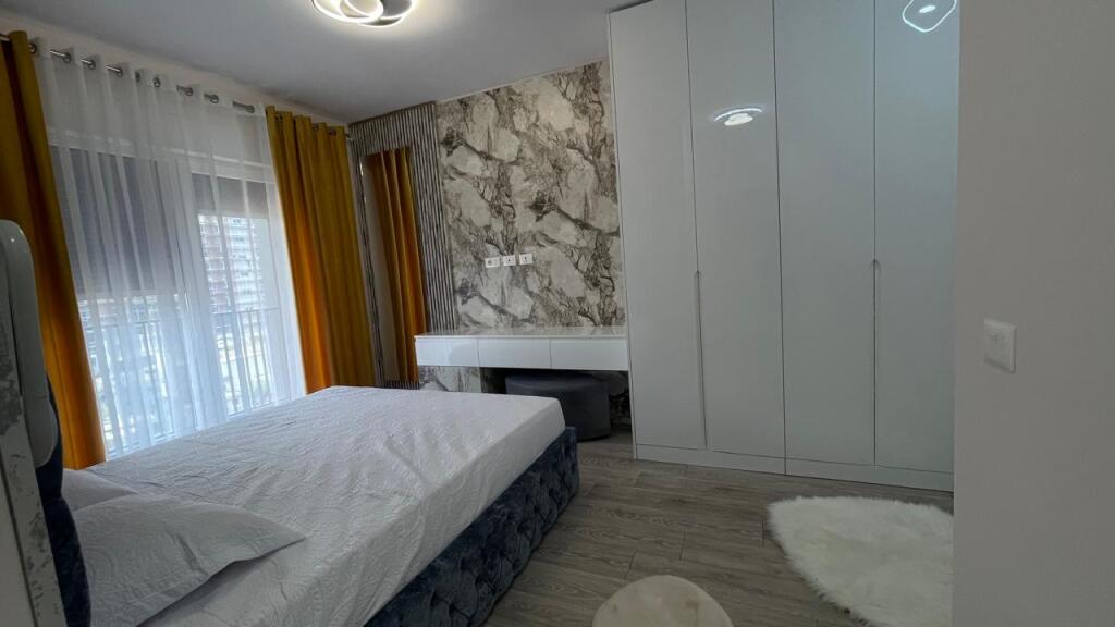 Apartament per qira 2+1, Bulevardi i Ri