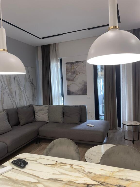 🏢Appartamento di Lusso 1+1 in Affitto al Complesso Square 21, Tirana!