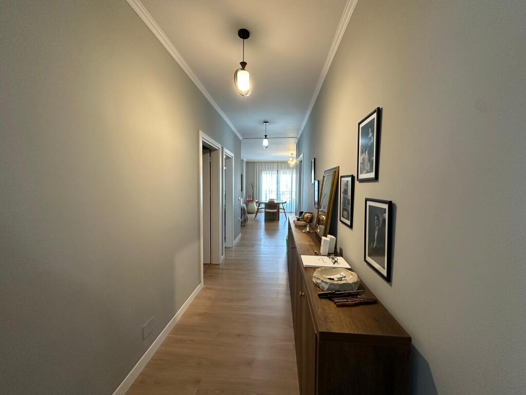JEPET ME QIRA Apartament 2+1 📍Rruga e Durresit 🏢Pallat i ri, me ashensor 💶 Çmimi: 1500 Euro/muaj