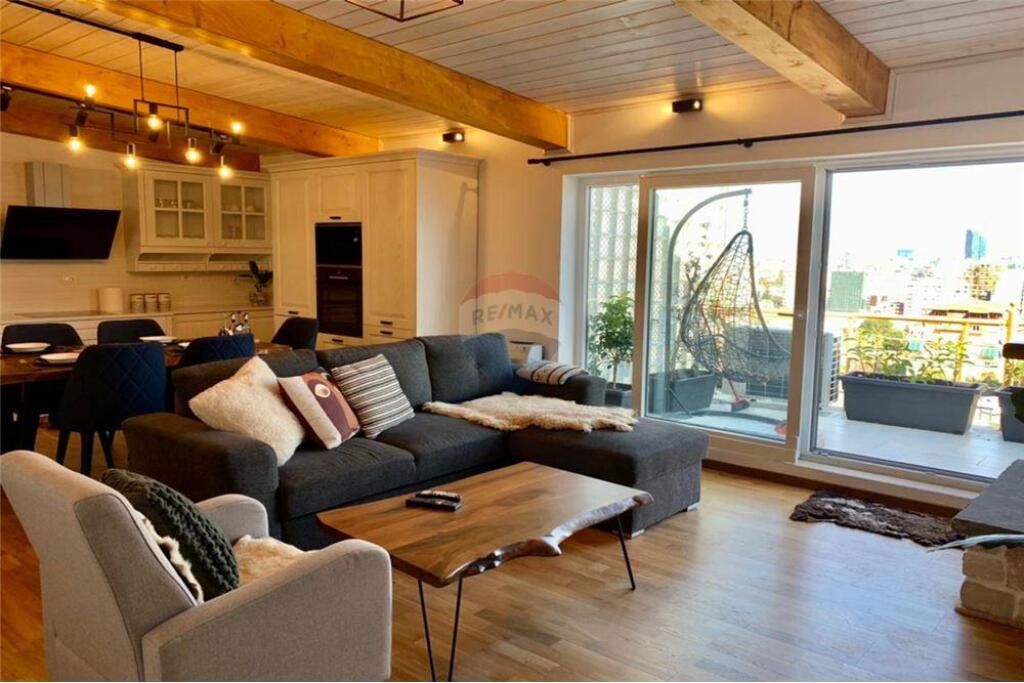 PENTHOUSE 2+1+2 PARKIME PER SHITJE TEK LIQENI