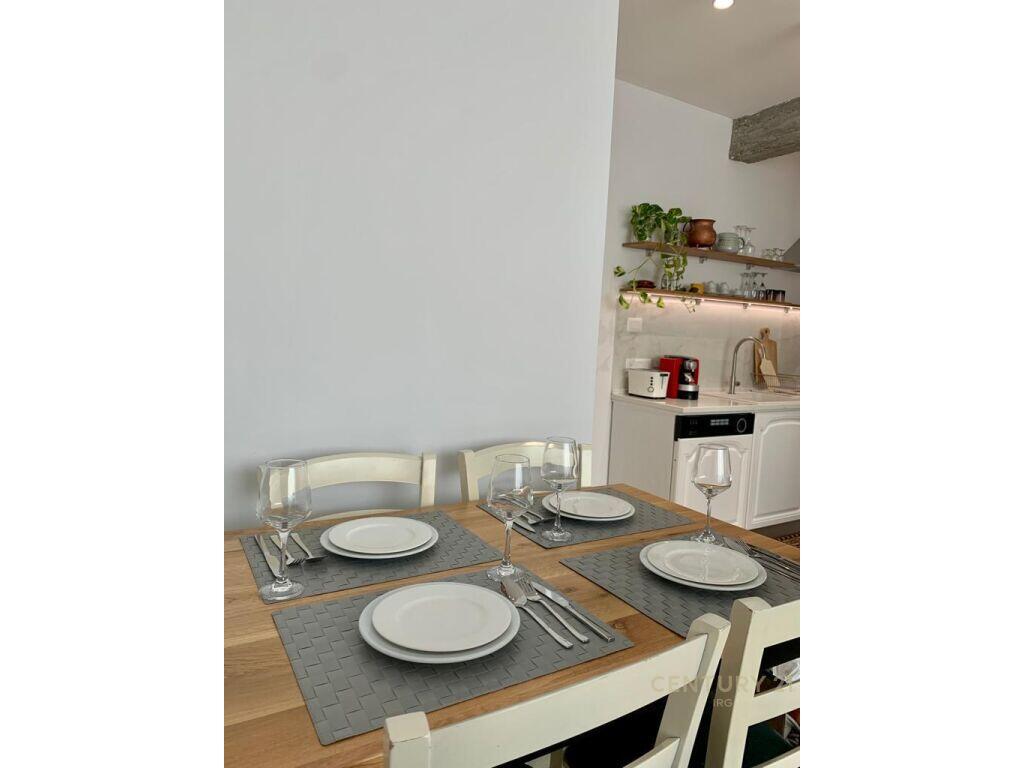 Appartamento 2+1 in affitto – Di fronte all'Hotel Hilton, Tirana