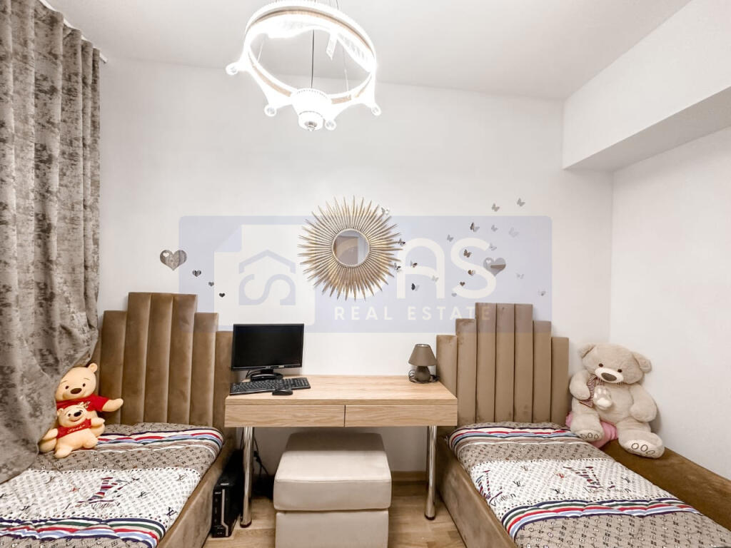 Shitet apartament 3+1+2+Post parkimi tek Kopshti Botanik.