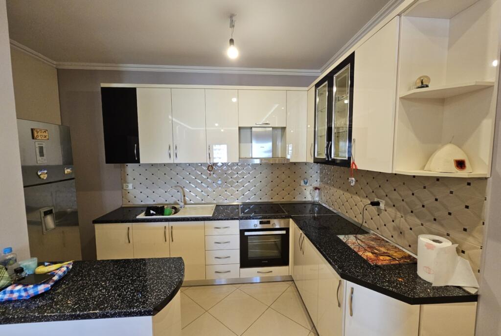 Ne Astir, Jepet Me Qira Apartament 2+1+2 I Mobiluar!