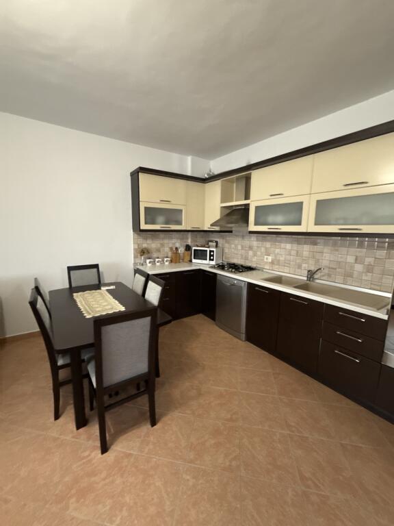 Apartament me Qira pranë Spitalit Hygea dhe - 2+1, Kat i 5-të, Me Ashensor