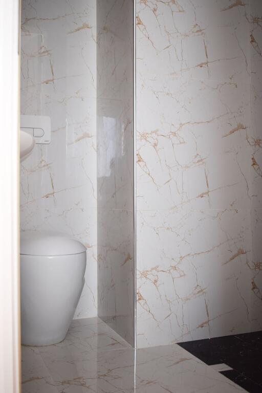 Tek Liqeni i Thate, Jepet Me Qira Apartament 2+1+2 Me Mobilim Modern! 900€/muaj Qira