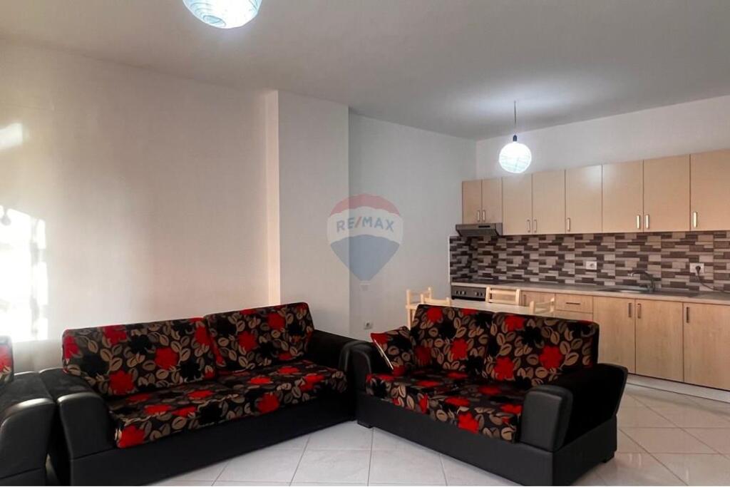 Apartament 1+1 në shitje përballë Golden Park! !