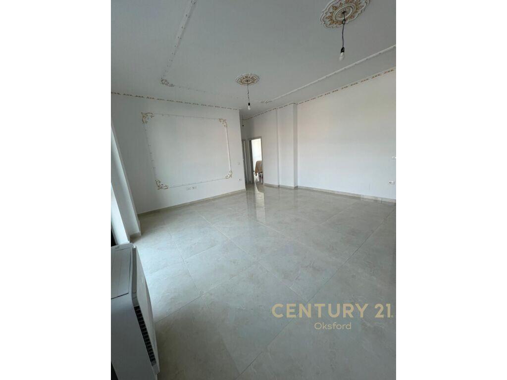 Appartamento 2+1+2 in affitto – Via "5 Maji", Tirana