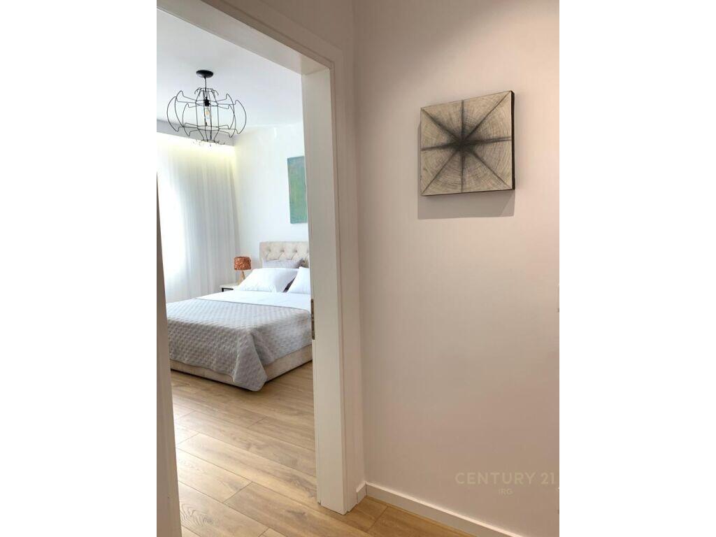 Appartamento 2+1 in affitto – Di fronte all'Hotel Hilton, Tirana