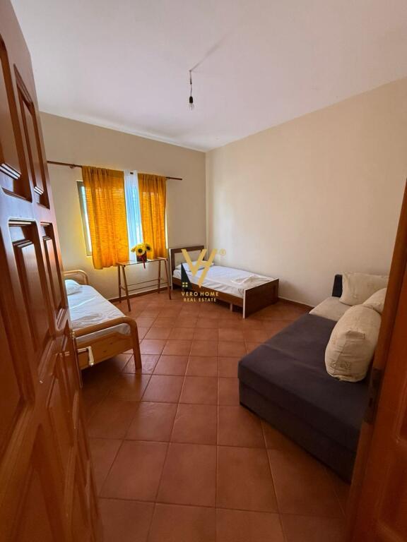 JEPET HYRJE VILE 2+1 ME QIRA NE ASTIR 450 EURO