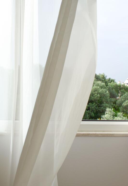 Tek Liqeni i Thate, Jepet Me Qira Apartament 2+1+2 Me Mobilim Modern! 900€/muaj Qira