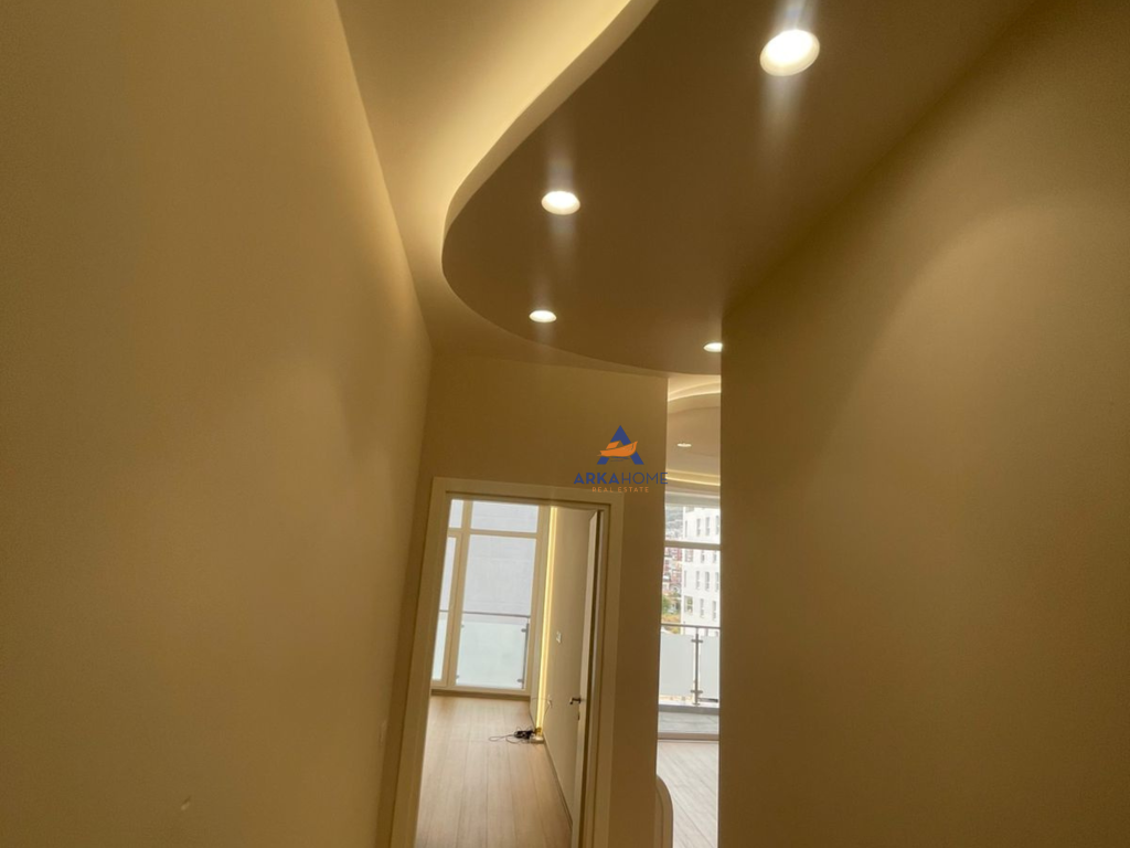 JEPET APARTAMENT ME QERA 2+1+2 BALLKONE "PRANE KOMPLEKSIT KIKA , KOMUNA E PARISIT" 100.000 LEKE
