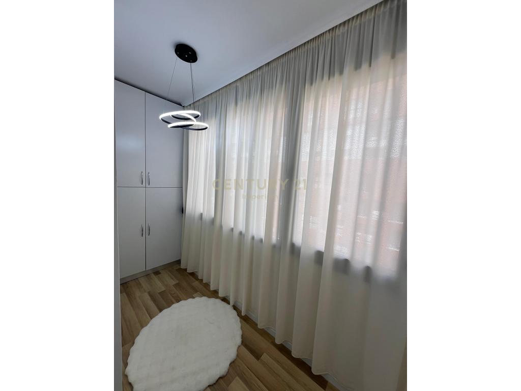 Shitet apartament 2+1 ne Astir