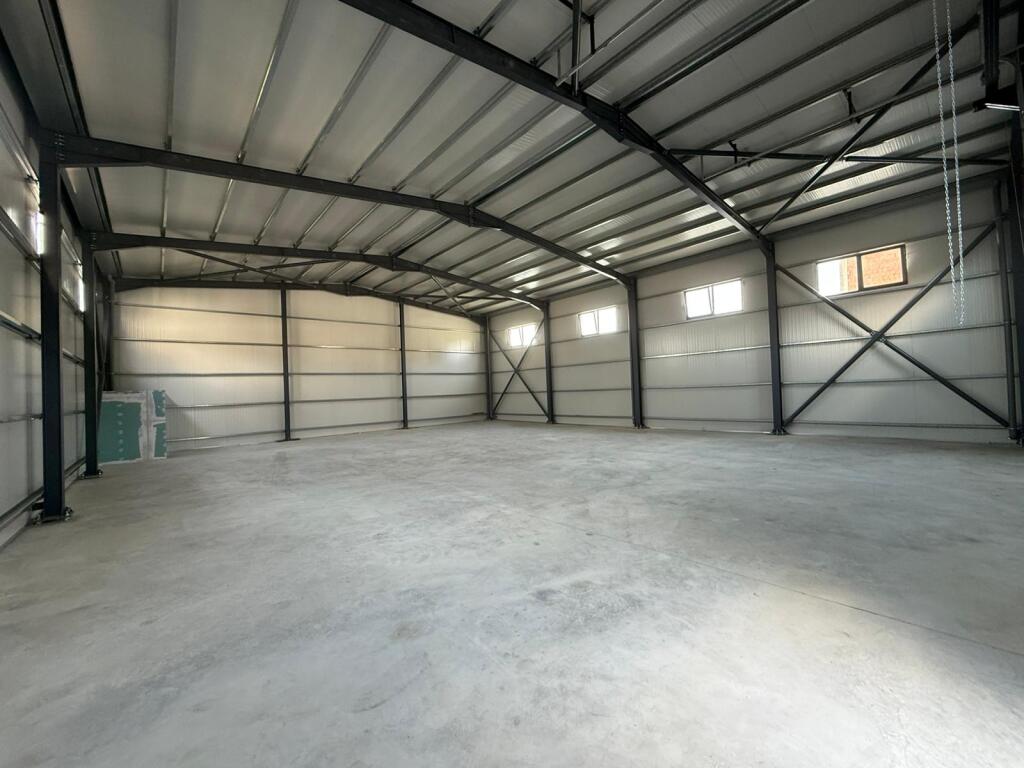 Warehouse for rent Peze Helmes