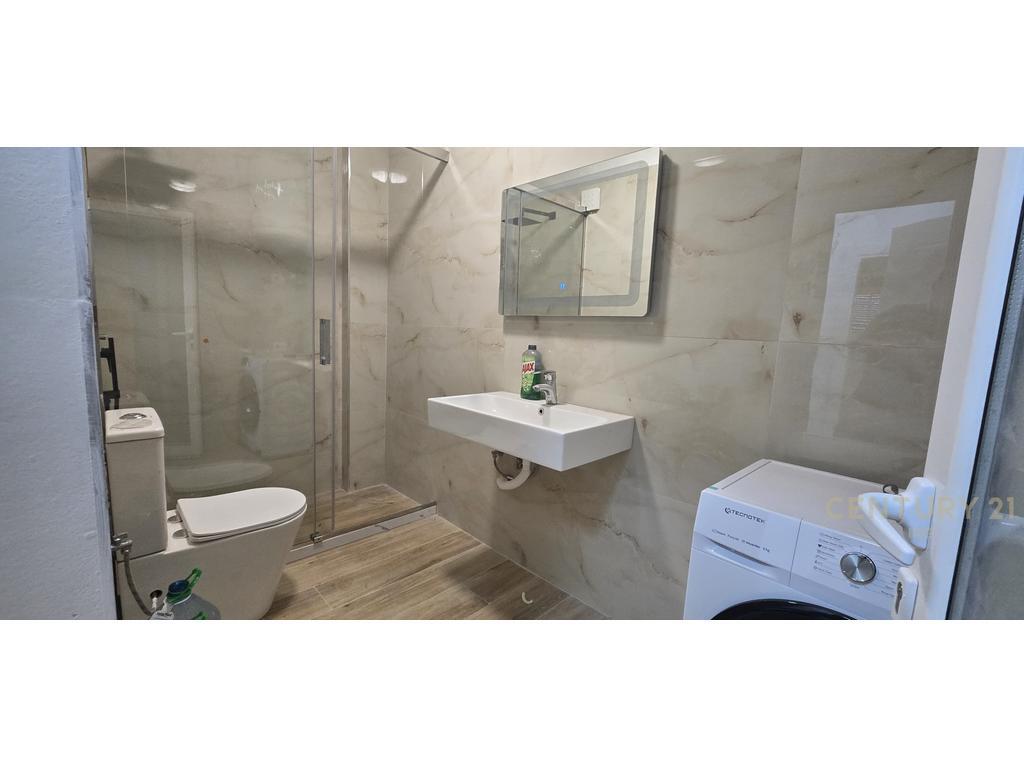Apartament 2+1 për Qira – I Investuar në Unazën e Re, Astir