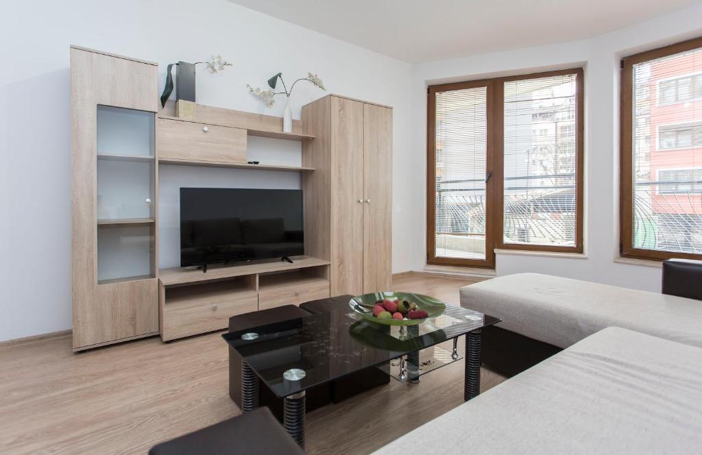 Apartament Me Qera 1+1+Post Parkimi Tek 5 Maji (ID B2101235) Tirane