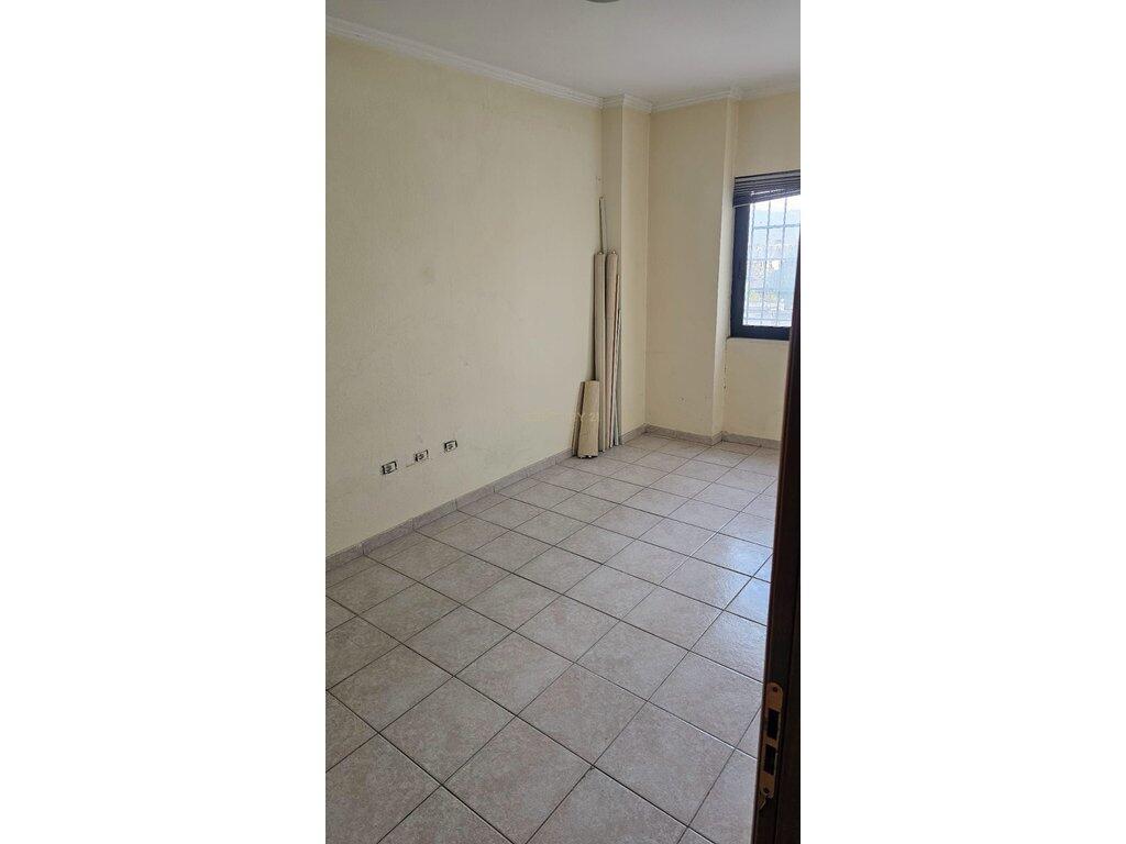 Ambient Komercial me Qira në Vore, Buzë Rruge !!
