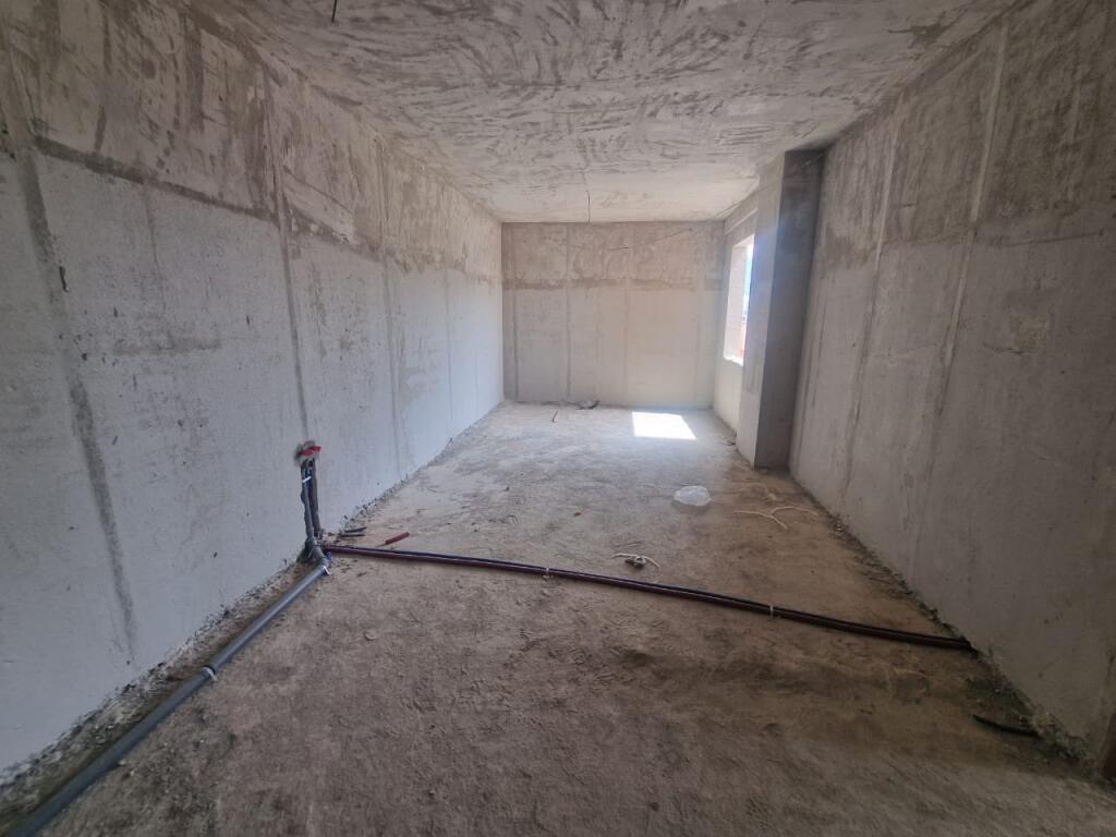 Shitet apartament 1+1 ne Kompleksin ne ndertim "Shehu Residence" ne Paskuqan